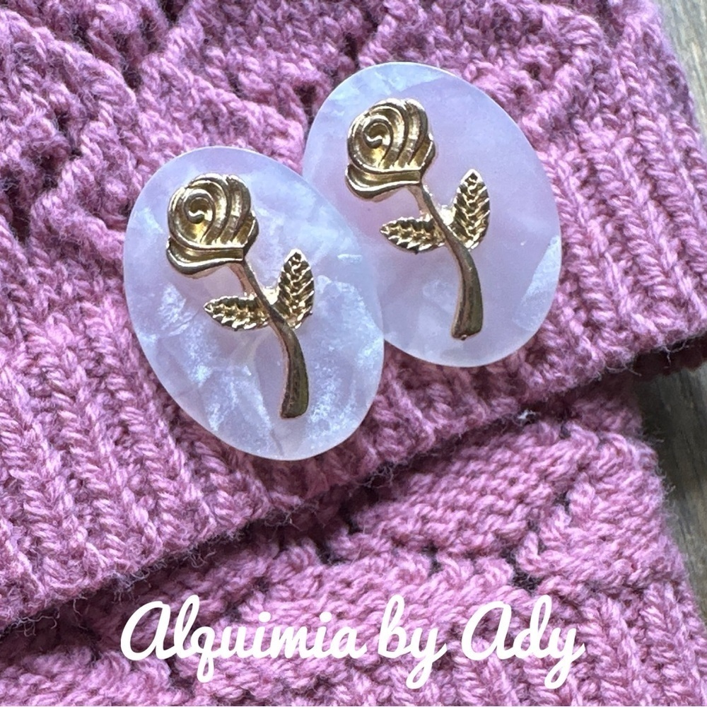 Big gold cameo style  🤍 acrylic mother of pearl one inch stud earrings + RETRO
